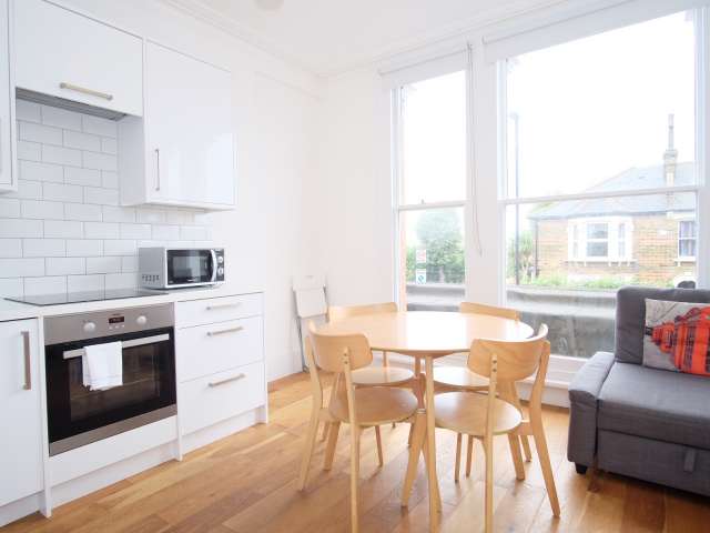 Chic 2-bedroom apartment to rent in Lewisham, London