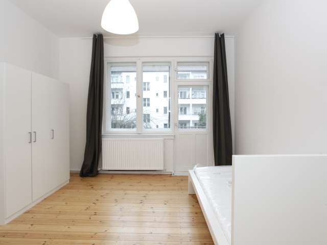 Modernes Zimmer in 3-Zimmer-Wohnung in Neukölln, Berlin