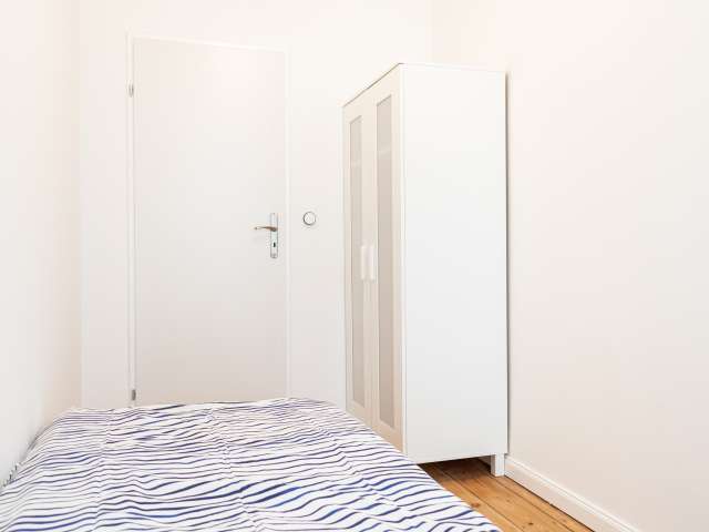 Zimmer zu vermieten in Wohnung mit 4 Schlafzimmern in Mitte, Berlin