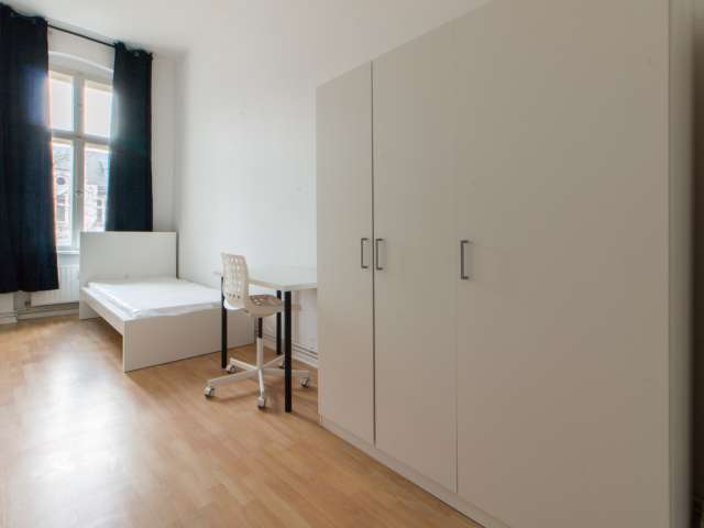 Zimmer in 5-Zimmer-Wohnung in Tempelhof-Schöneberg Berlin