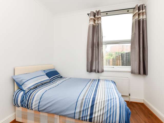 Bright room in 7-bedroom houseshare in Newham, London