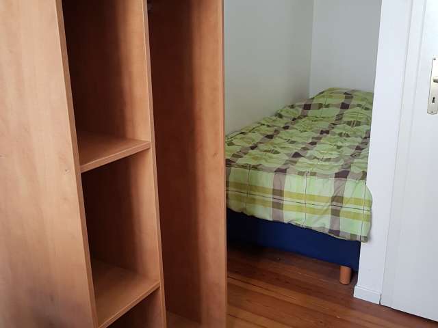 Zimmer zu vermieten, große Wohnung mit 9 Schlafzimmern, Mitte, Berlin