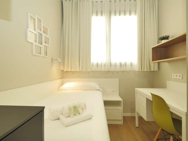 Studio for rent in residence in Eixample Esquerra, Barcelona