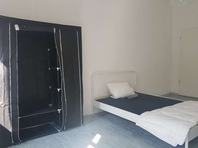 Zimmer zu vermieten in Wohnung mit 5 Schlafzimmer Treptow-Köpenick