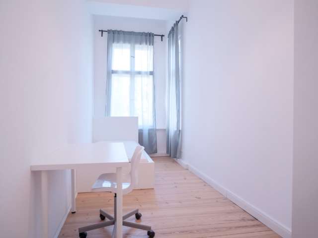 Zimmer in Apartment mit 4 Schlafzimmern in Friedrichshain, Berlin