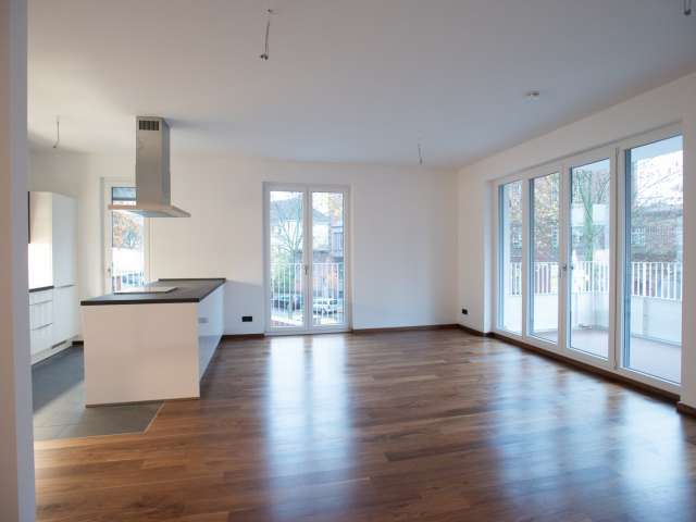 Unmöblierte Wohnung mit 3 Schlafzimmern in Mitte zu vermieten