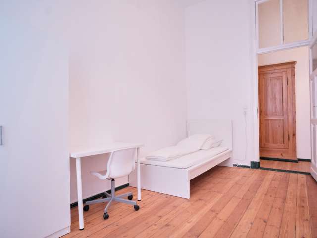 Zimmer zu vermieten in 3-Zimmer-Wohnung in Mitte, Berlin