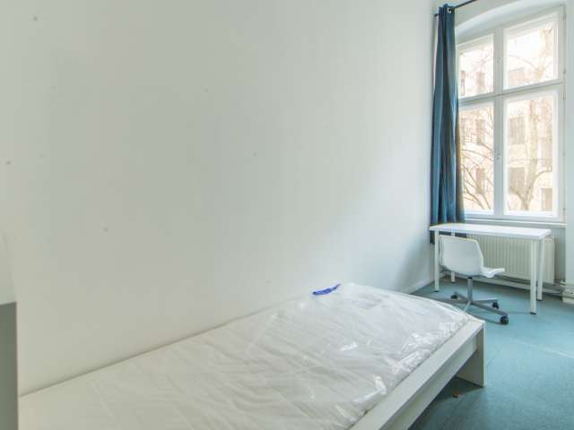 Zimmer in 6-Zimmer-Wohnung in Tempelhof-Schöneberg, Berlin