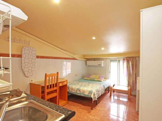 Studio with AC for rent - Hospitalet de Llobregat, Barcelona