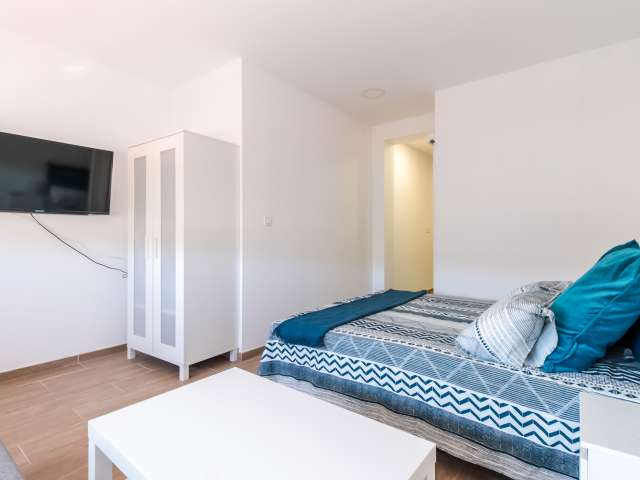 Sleek studio apartment for rent in Sants, Barcelona