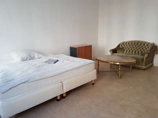 Zimmer zu vermieten in 4-Zimmer-Wohnung in Moabit, Berlin