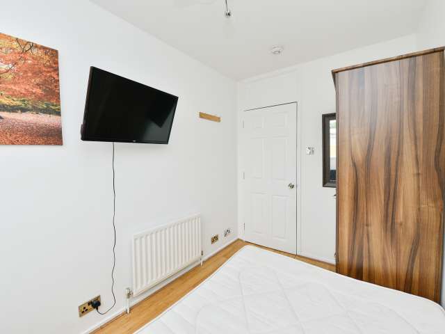 Charming room in 5-bedroom houseshare in Roehampton, London