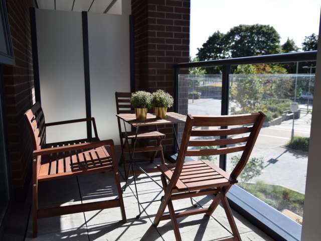 Modern 2-bedroom flat to rent in Lewisham, London