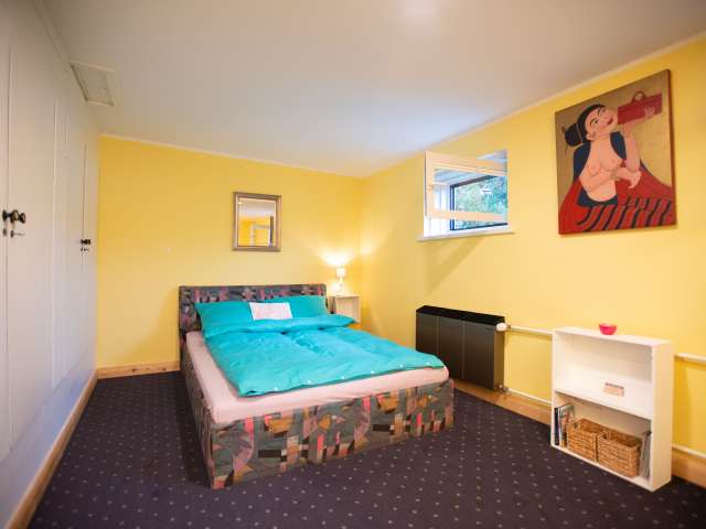 Großes Zimmer in Wohngemeinschaft in Steglitz-Zehlendorf, Berlin