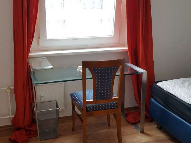 Zimmer in 3-Zimmer-Wohnung in Friedrichshain, Berlin