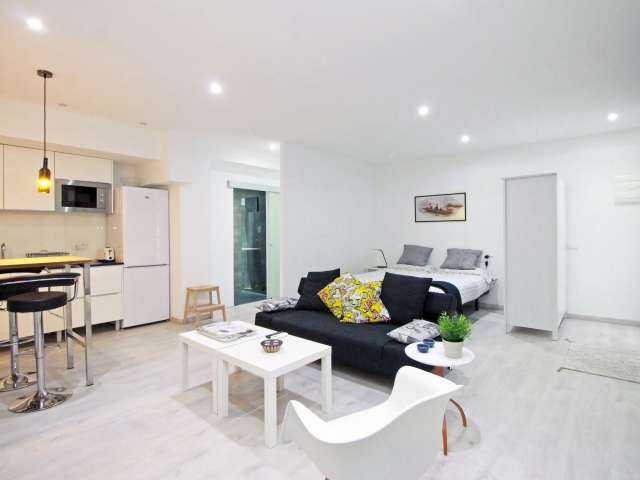 Studio apartment with AC for rent in Sants, Barcelona
