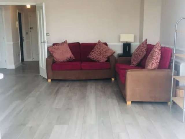 2-bedroom flat to rent in Tower Hamlets, London