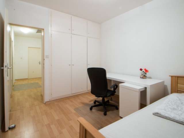 Zimmer in Wohnung mit 4 Schlafzimmern in Spandau, Berlin