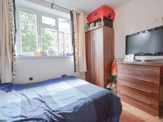 Rooms to rent in a 5-bedroom flatshare in Putney, London