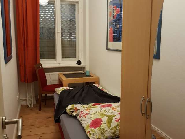 Zimmer zu vermieten in großer Wohnung in Pankow, Berlin
