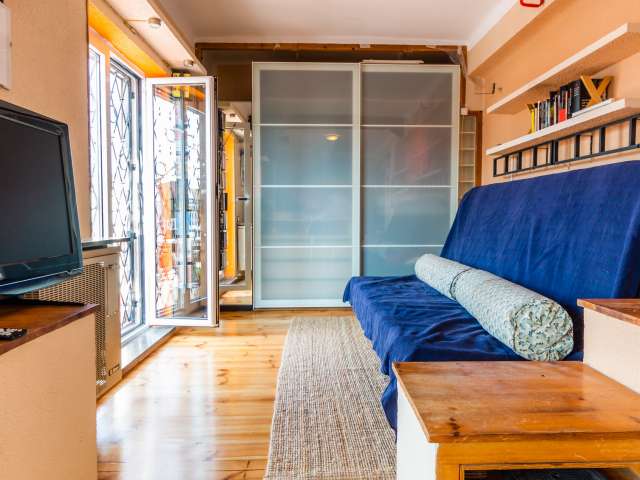 Studio apartment with terrace for rent in Sants, Barcelona