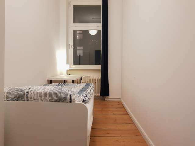 Möbliertes Zimmer in 5-Zimmer-Wohnung in Pankow, Berlin