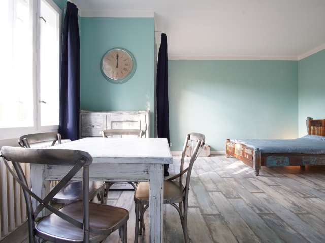 Studio-Wohnung zur Miete in Charlottenburg, Berlin