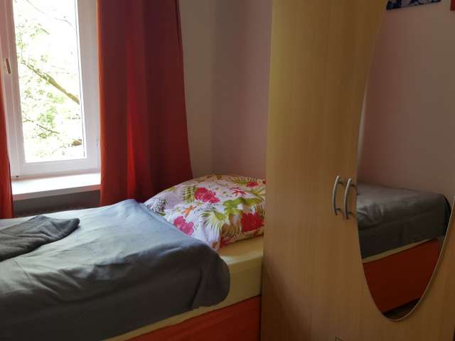 Zimmer zu vermieten in Wohnung mit 5 Schlafzimmern in Kreuzberg