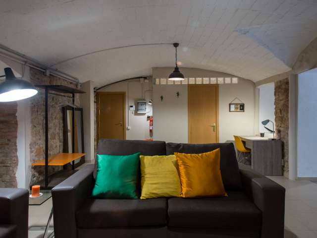 Stylish studio with patio for rent in Sants, Barcelona