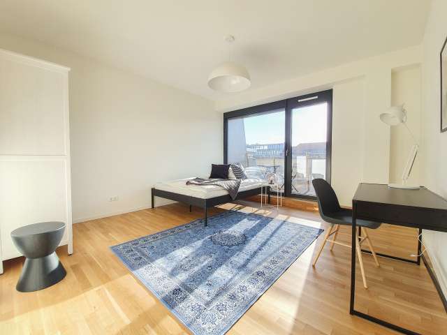 Tolles Zimmer zu vermieten, Wohnung mit 5 Schlafzimmern, Mitte