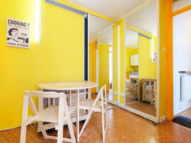 Bright 2-bedroom flat for rent in Battersea, London