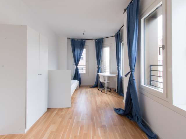 Zimmer zu vermieten in 8-Zimmer-Wohnung in Mitte, Berlin