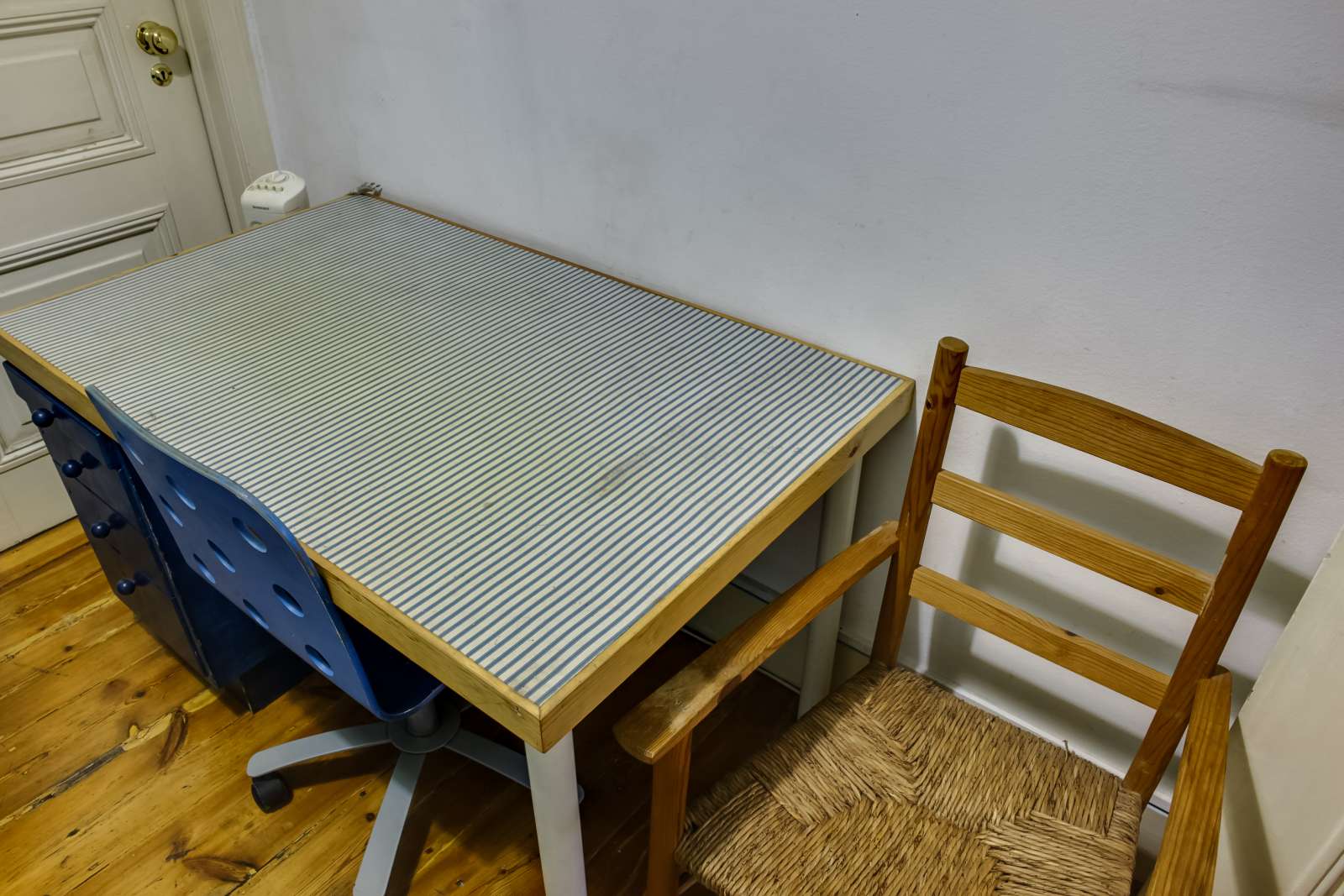 Single Bed in Rooms for rent in 6-bedroom apartment in Estrela