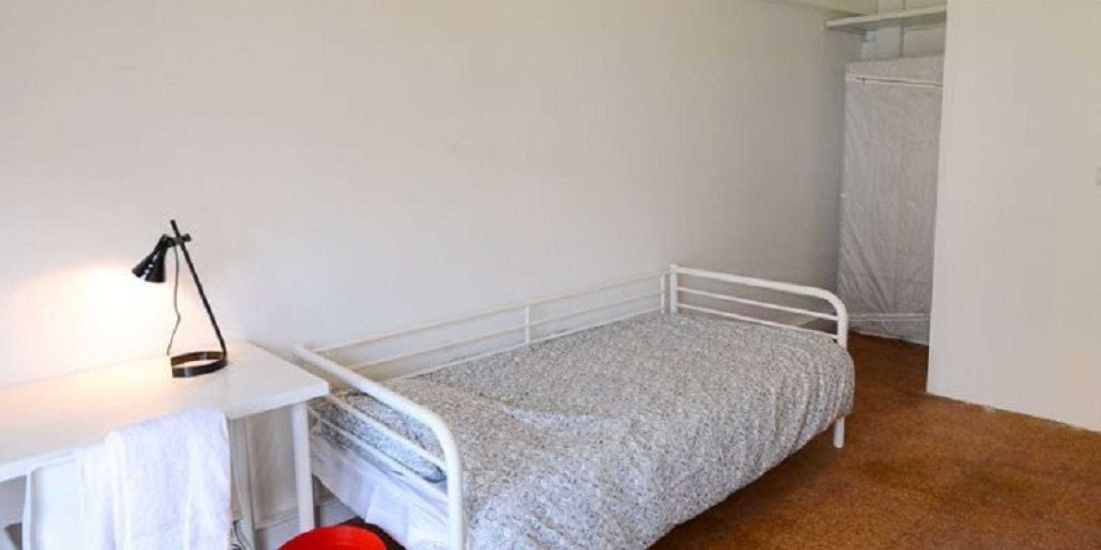 Single Bed in Furnished rooms for rent in super cool shared students residence in Avenidas Nova