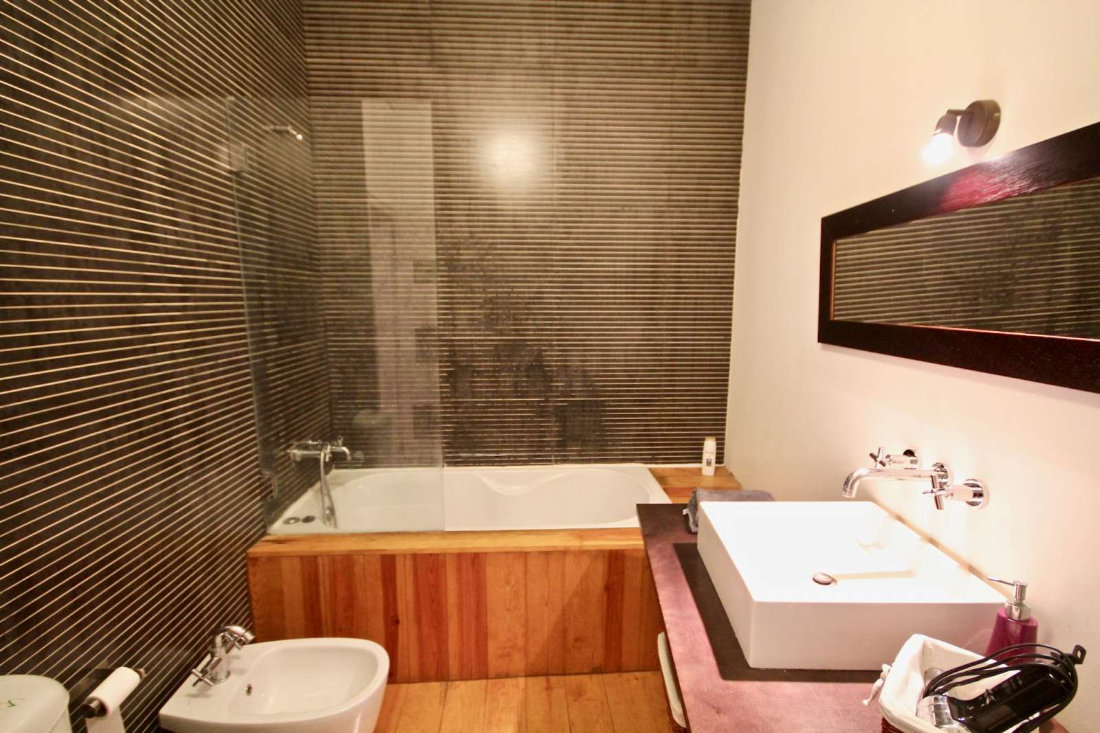 Charming 2-bedroom apartment with AC for rent near Metro in central Baixa-Chiado