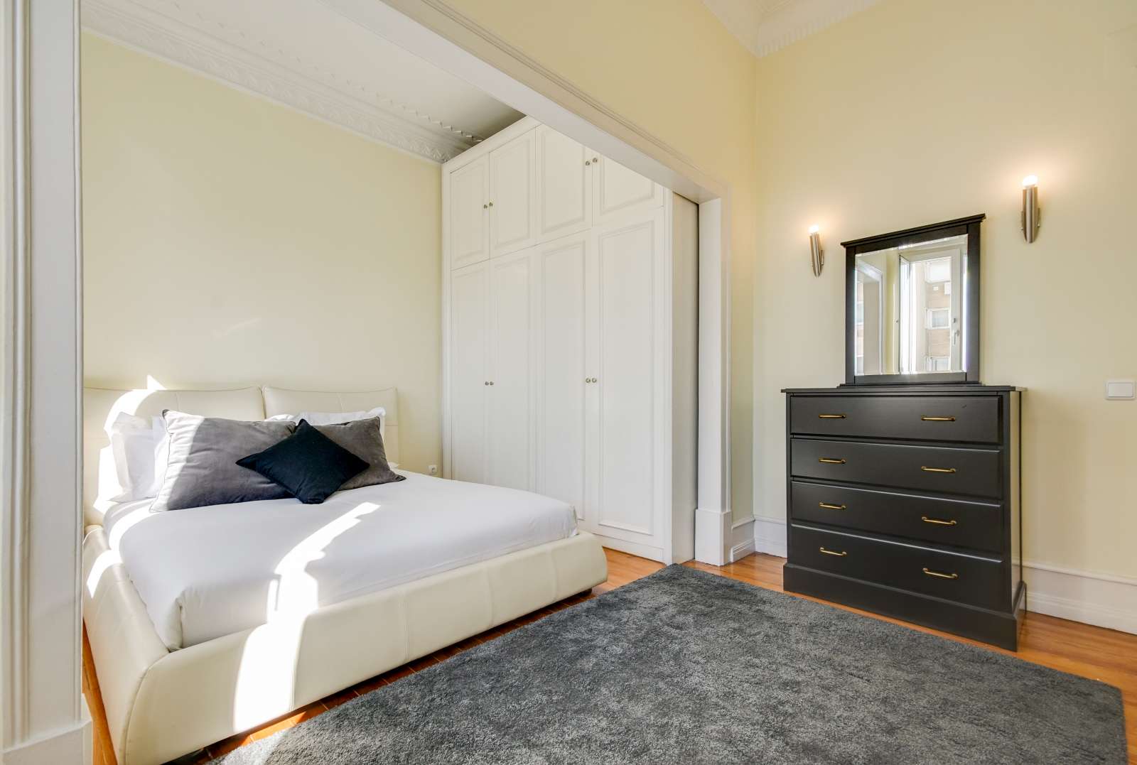 3-bedroom apartment for rent in Arroios