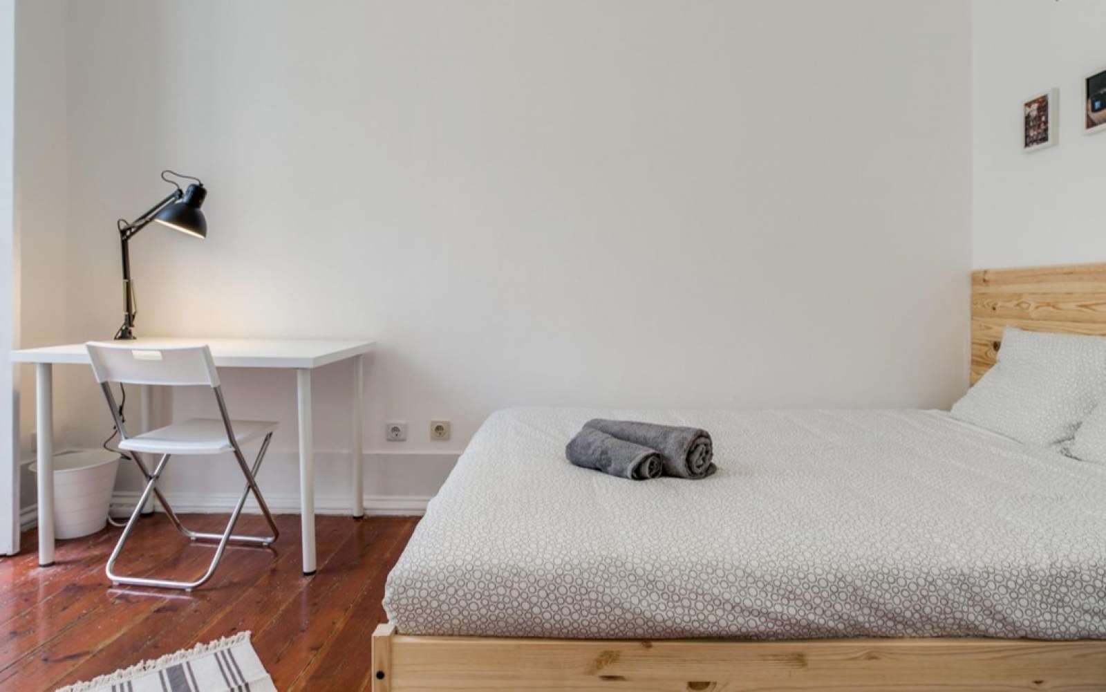 Double bed in Rooms for rent in 8-bedroom apartment near universities in Misericórdia