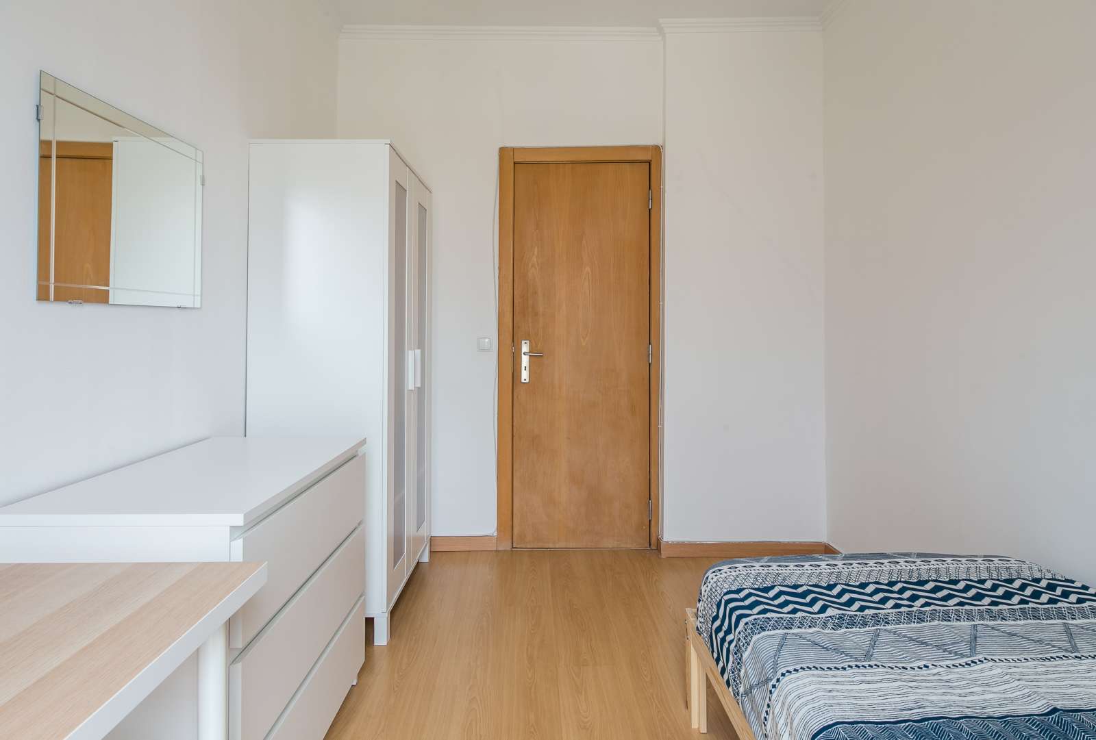 Double bed in Rooms for rent in 8-bedroom apartment near universities in Misericórdia