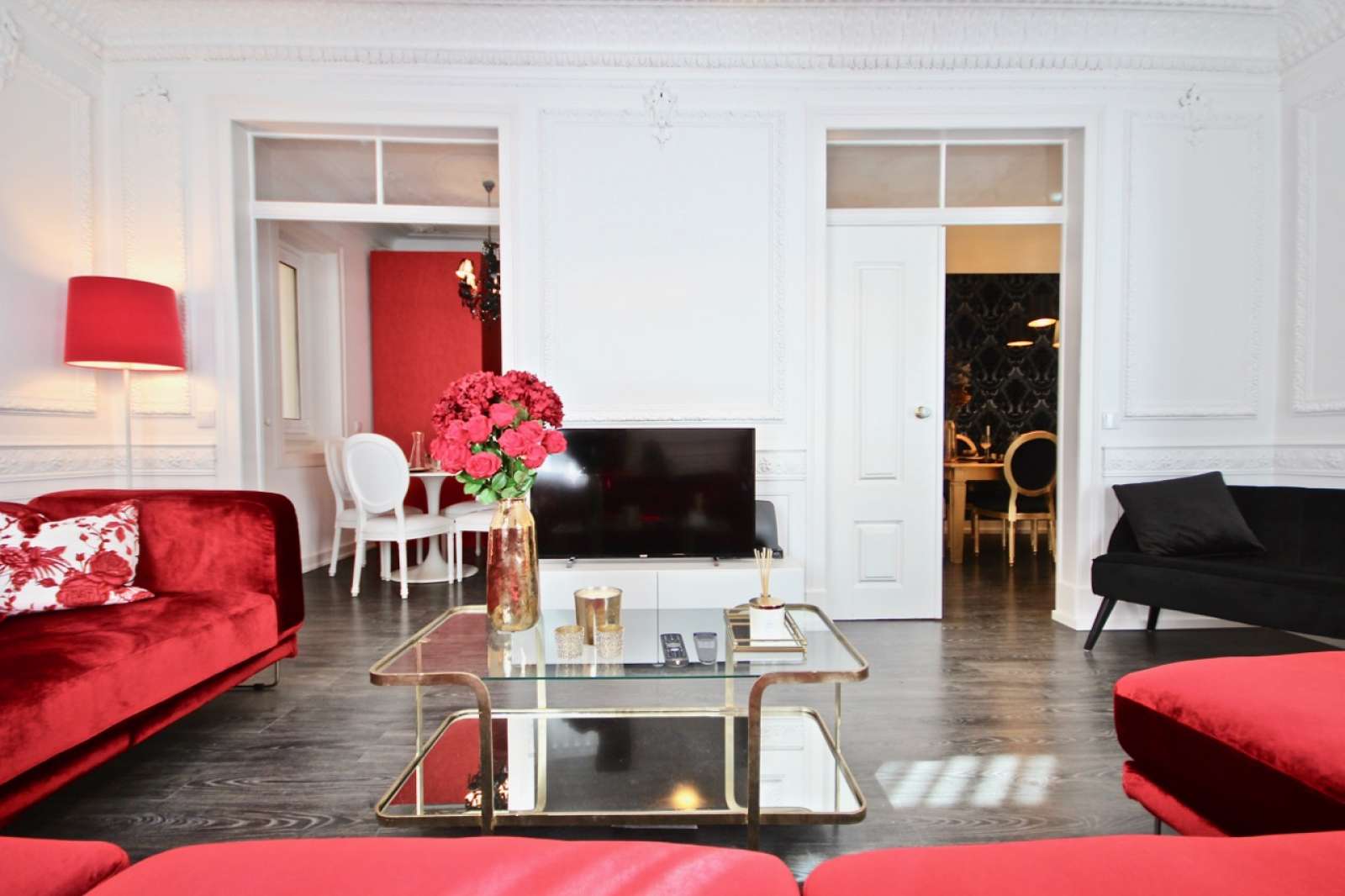 Chic 3-bedroom apartment for rent in Campolide