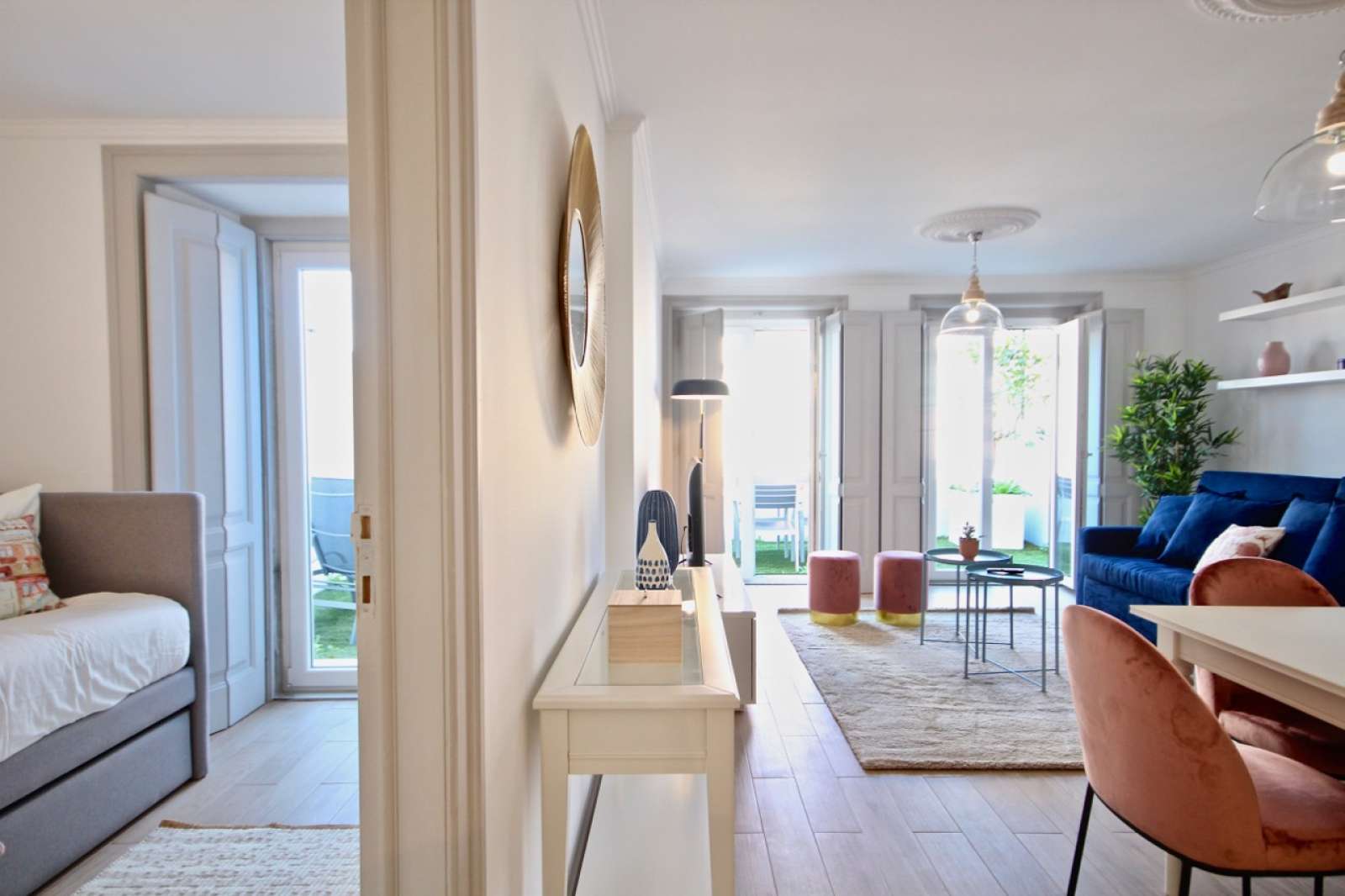 Excellent 2-bedroom apartment for rent near Hangar Art Gallery in Graça