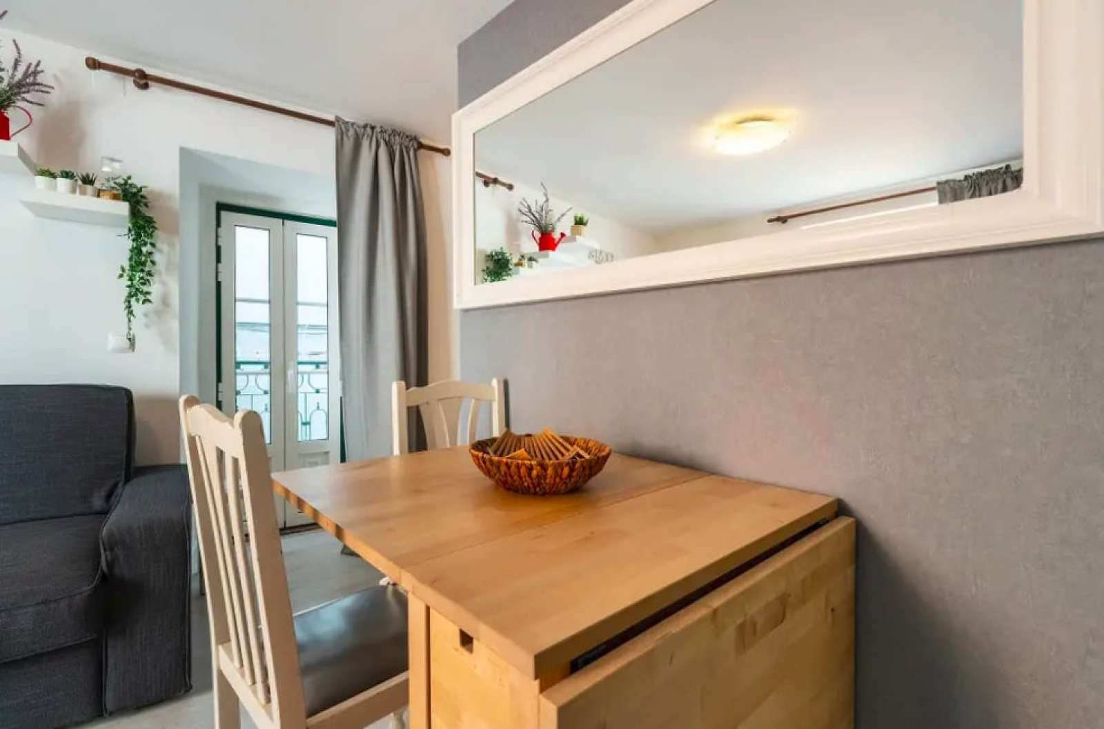 Cute 1-bedroom apartment for rent in Castelo