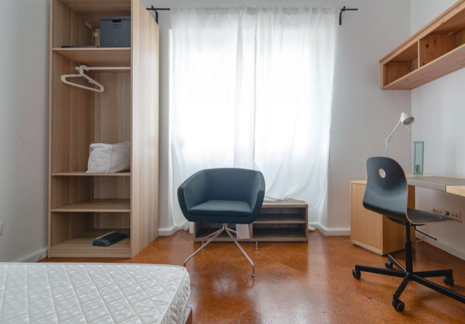 Room with double bed and private bathroom