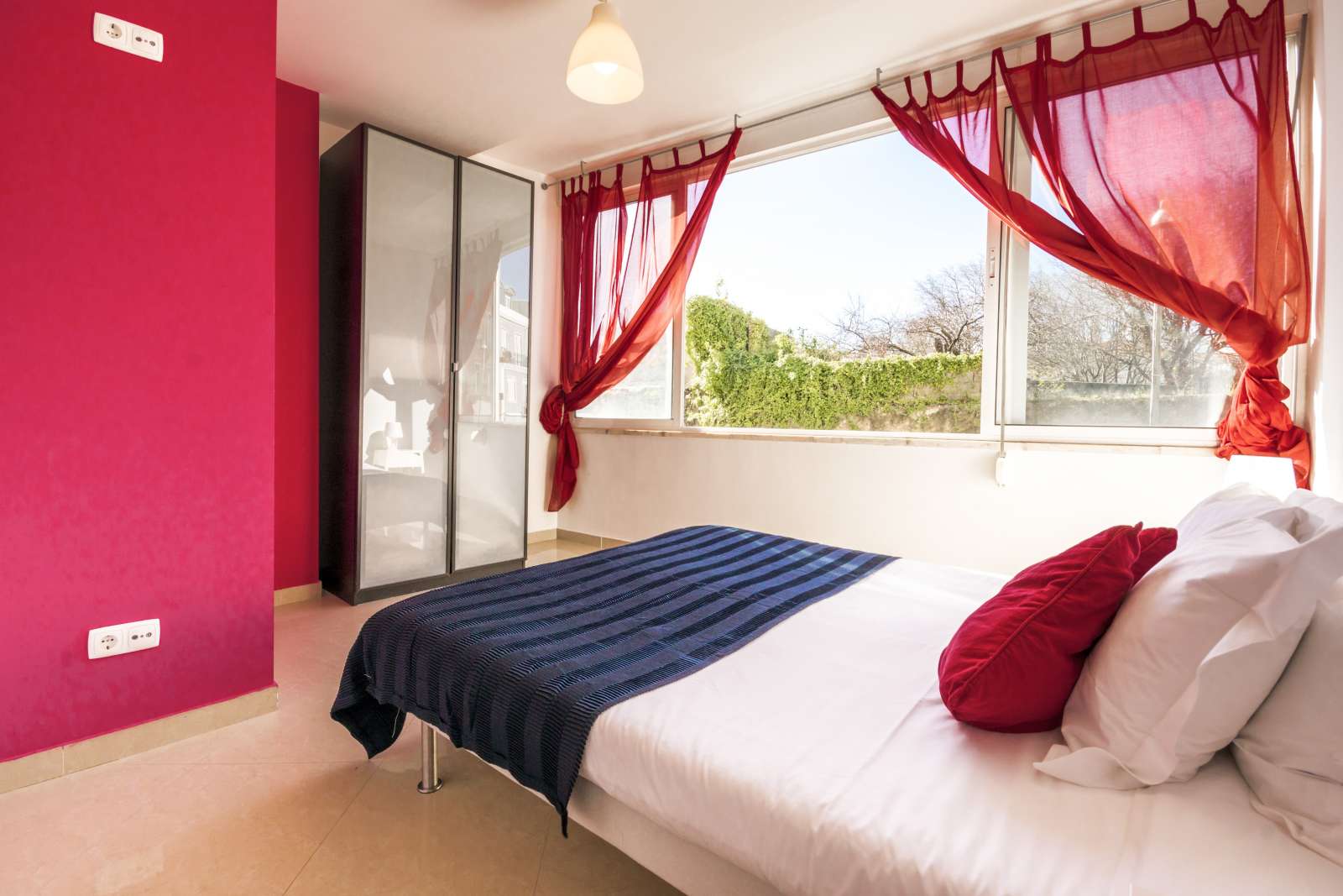 2-bedroom apartment for rent in Graça e São Vicente