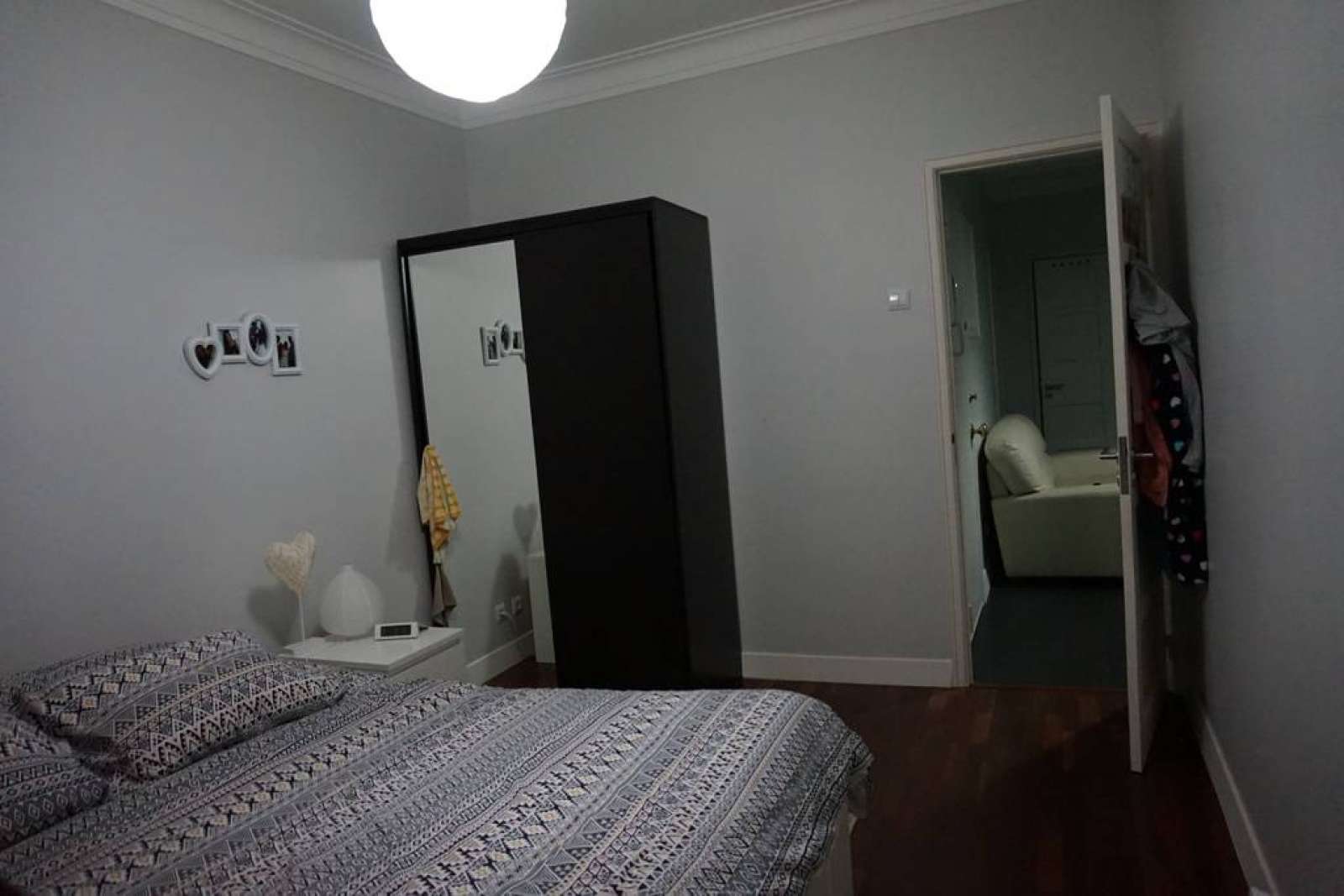 Double bed in Rooms for rent in a spacious 4-bedroom apartment in Alvalade