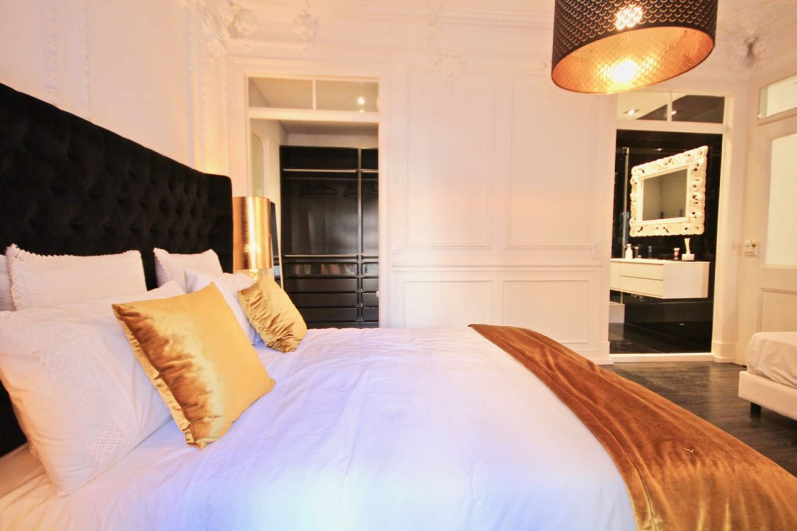 Chic 3-bedroom apartment for rent in Campolide