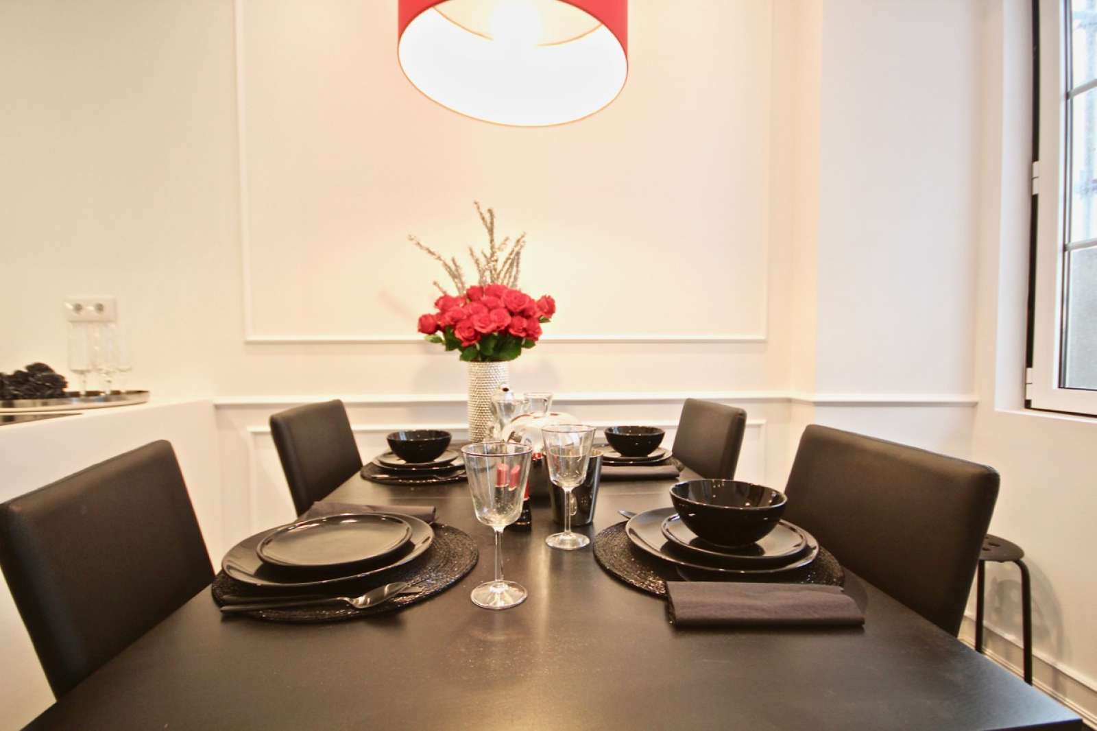 Spacious 2-bedroom apartment for rent in Estrela and Lapa