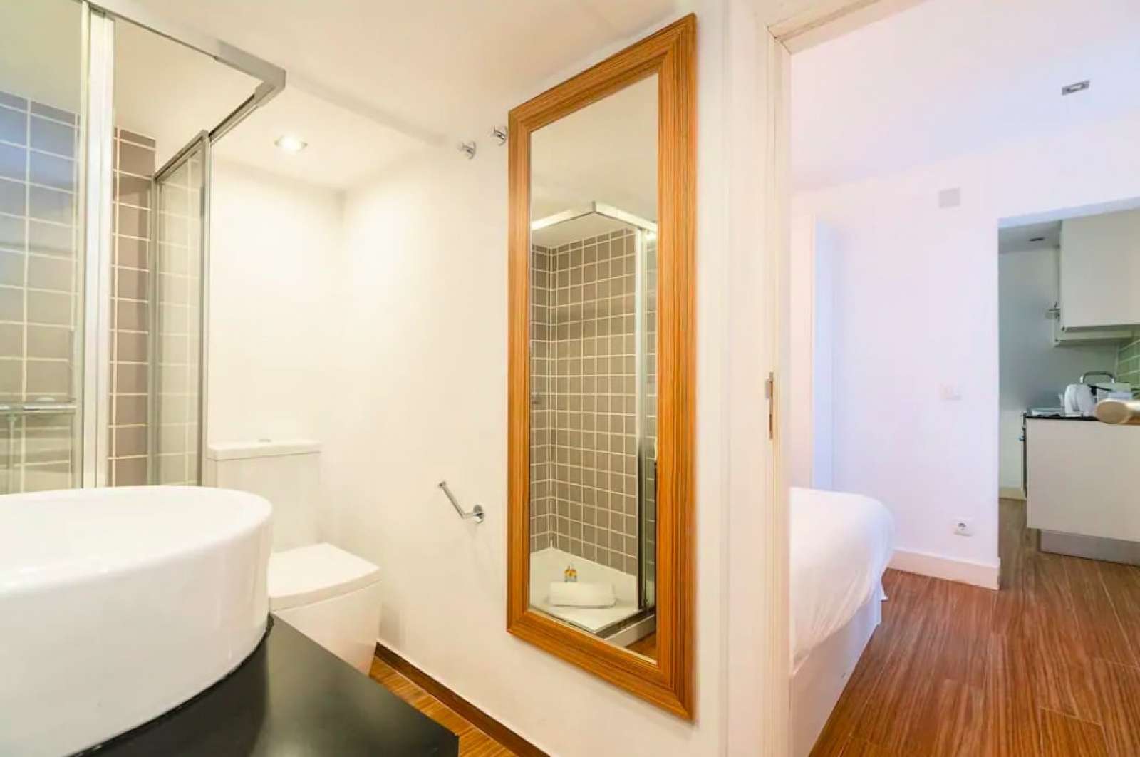 Sweet little 1-bedroom apartment for rent in characterful Arroios