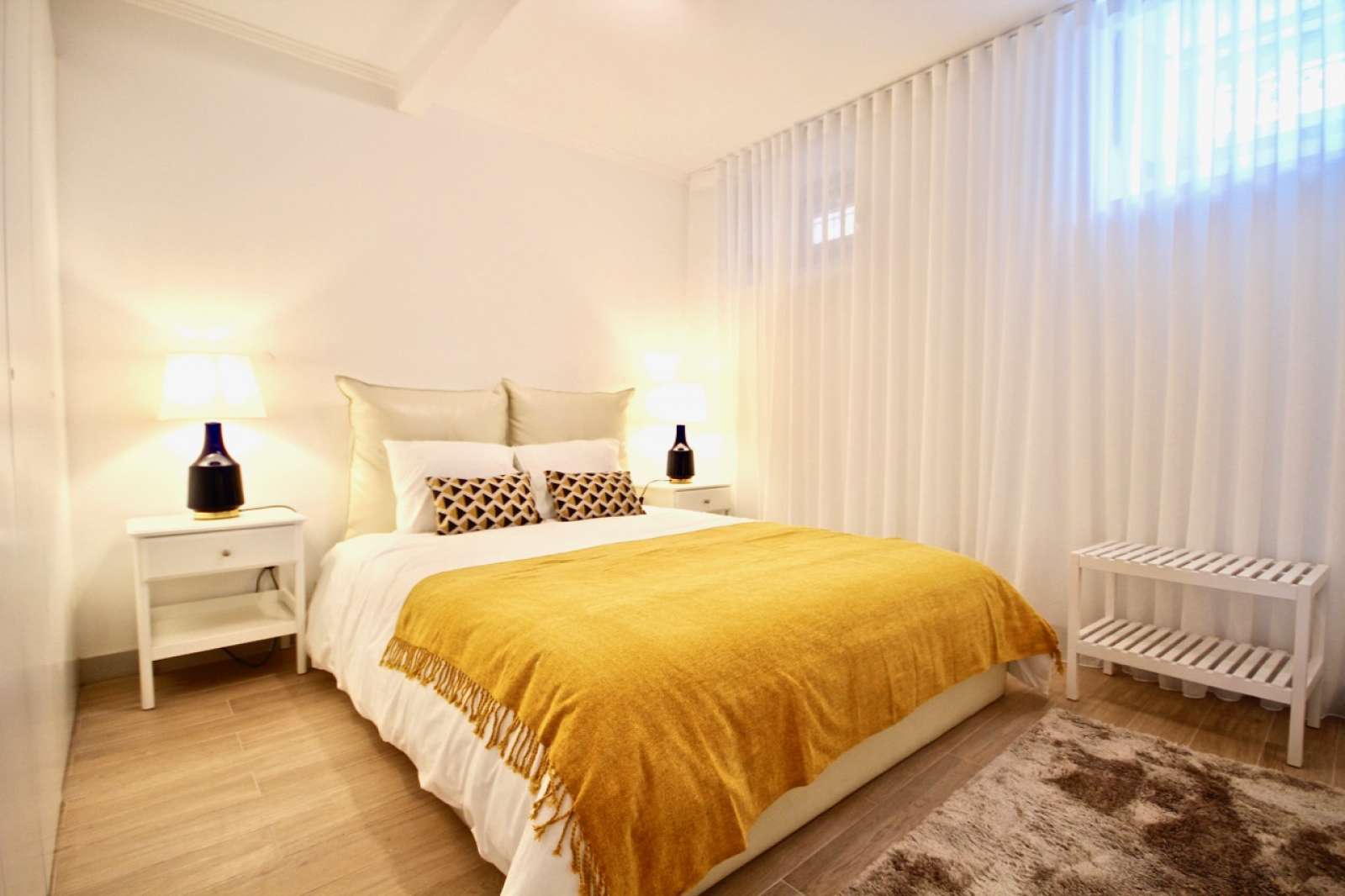 Excellent 2-bedroom apartment for rent near Hangar Art Gallery in Graça