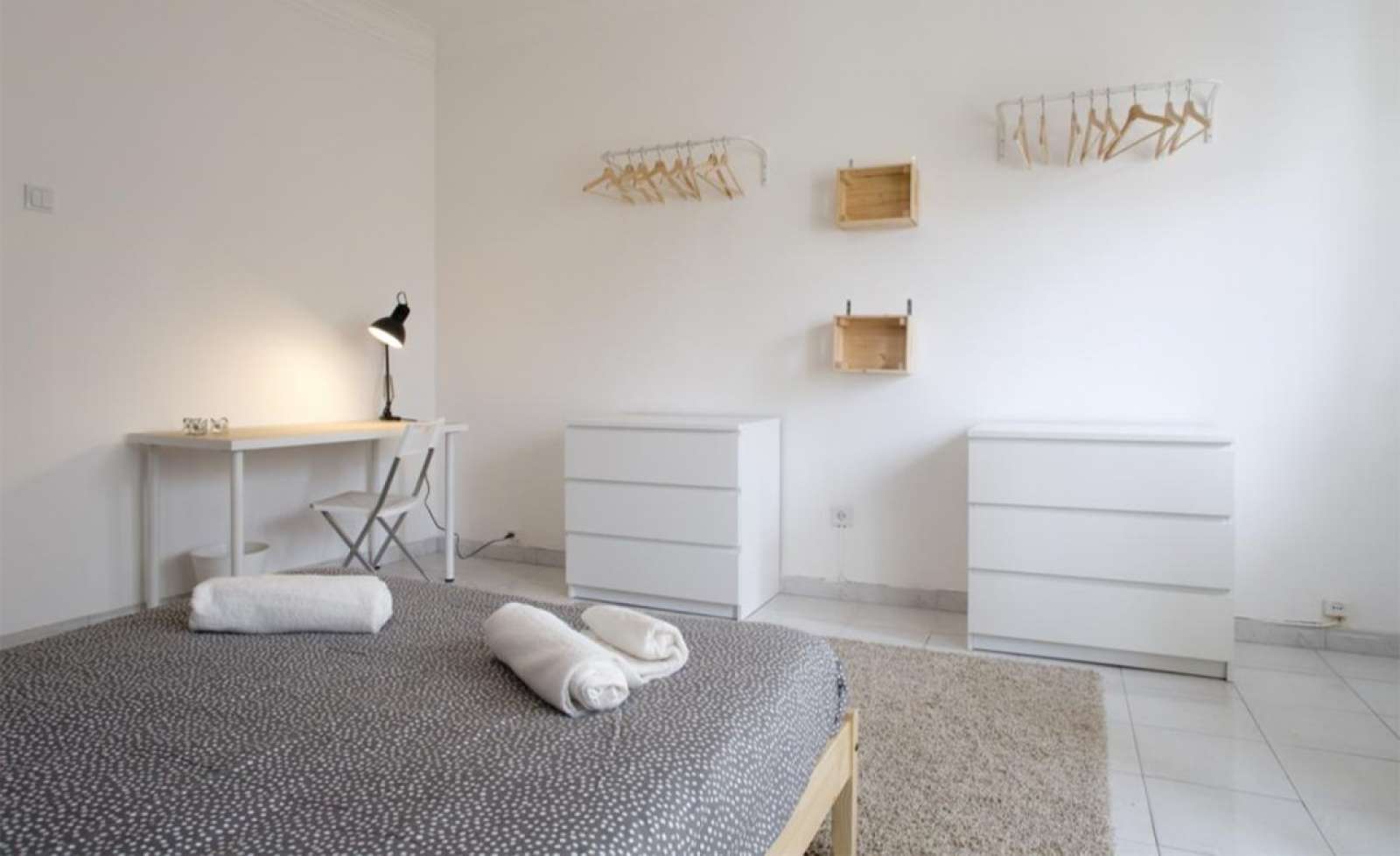 Nice and comfortable room near Nova, Cidade Universitária and IST