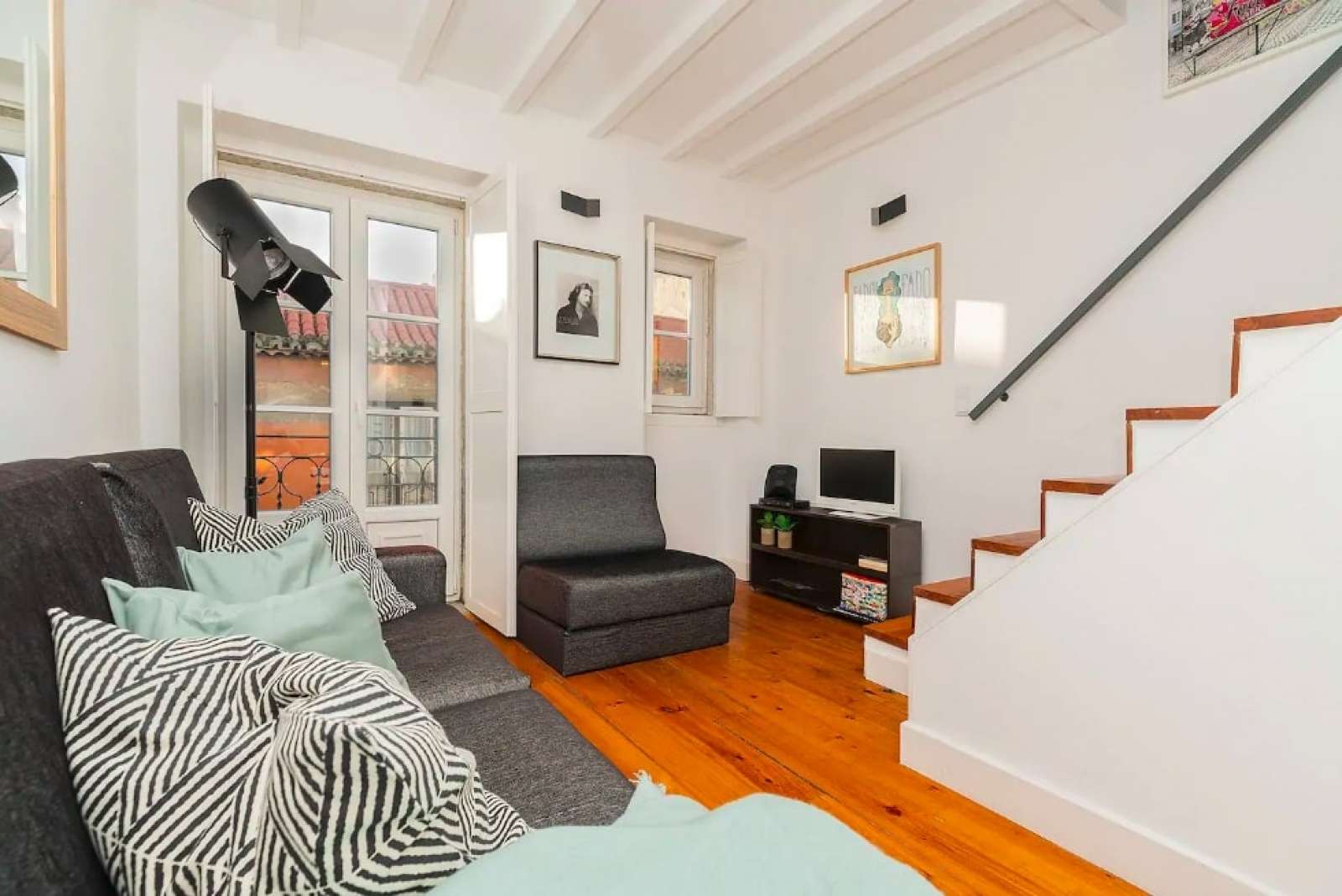 Adorable 1-bedroom apartment for rent in authentic Arroios